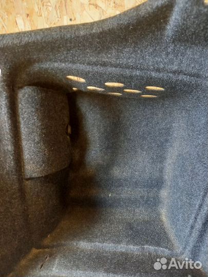 Обшивка багажника левая Skoda Octavia (A5 1Z) 2