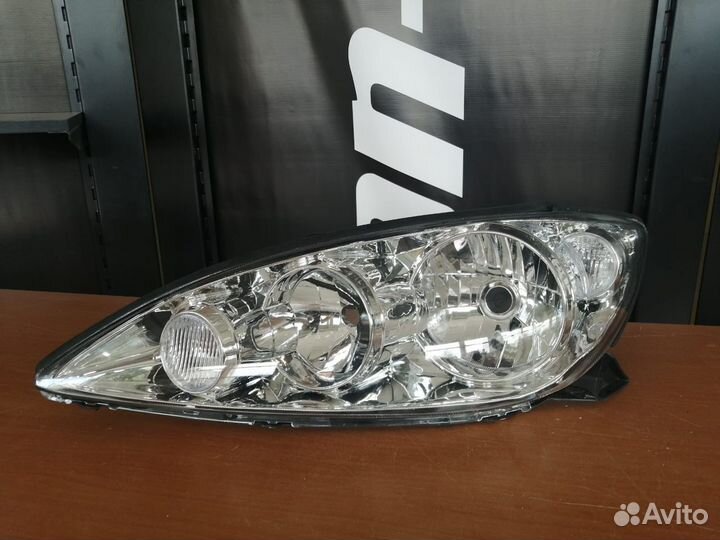 Фара левая toyota camry 04-06 короткое ухо