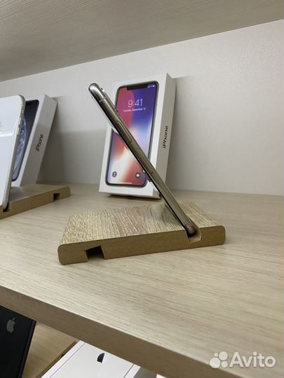 iPhone X, 64 ГБ