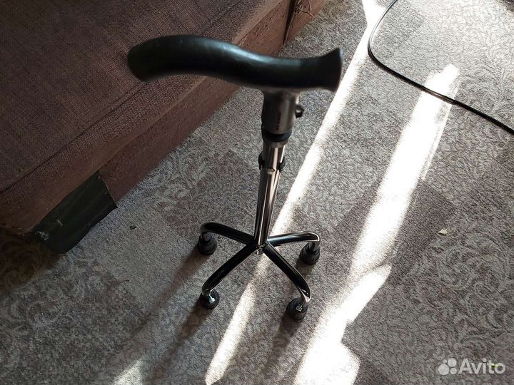 Трость инвалидная четырехопорная