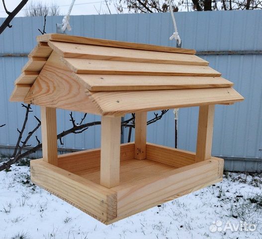 Кормушка для птиц уличная