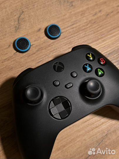 Xbox Series X 2 геймпада, 4 диска