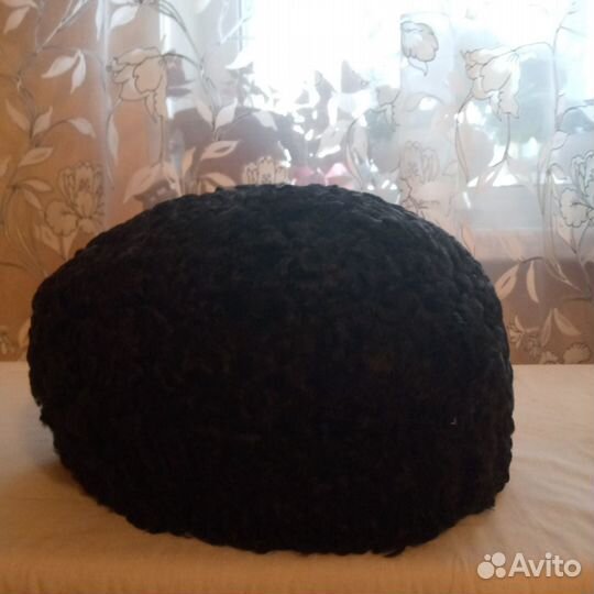 Шапка из каракуля