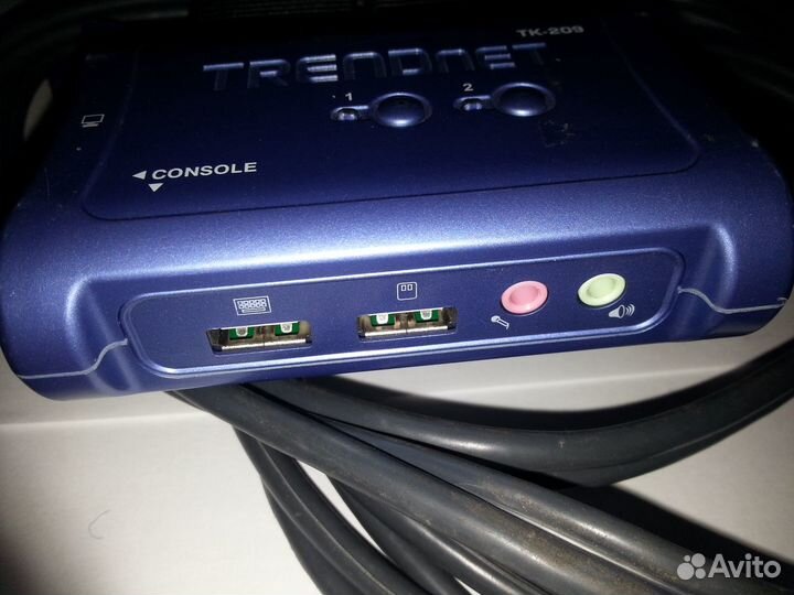 KVM-переключатель trendnet TK-209
