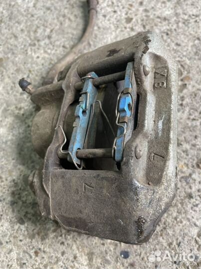 Суппорт задний Mitsubishi Pajero Sport 3 KS