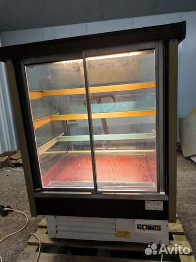 Кондитерская холодильная витрина Igloo