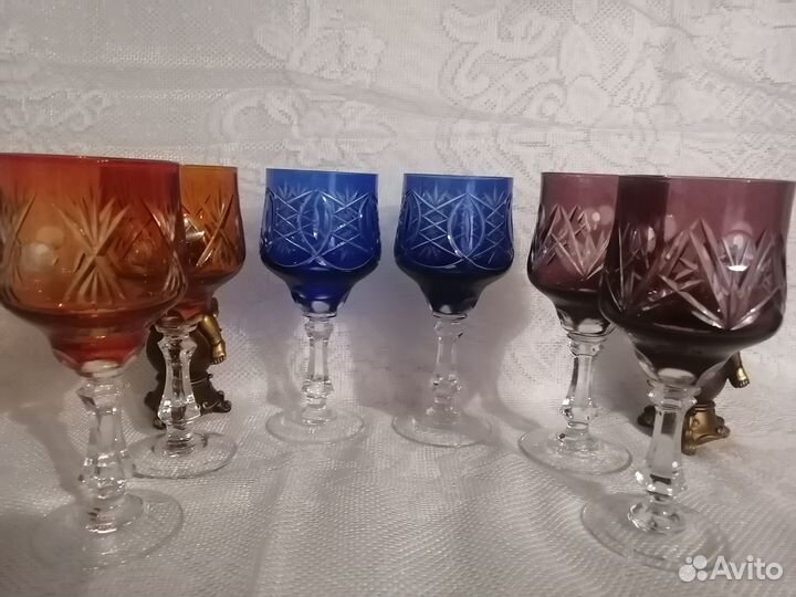 Цветные хрустальные бокалы