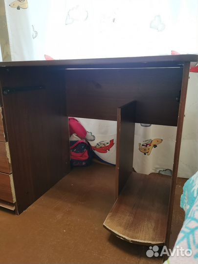 Компьютерный стол