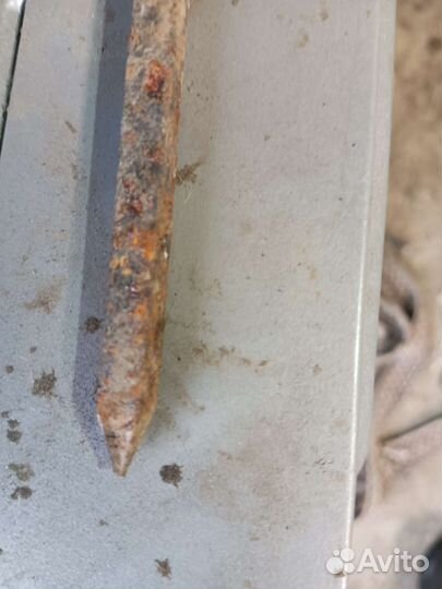 Старинный гвоздь