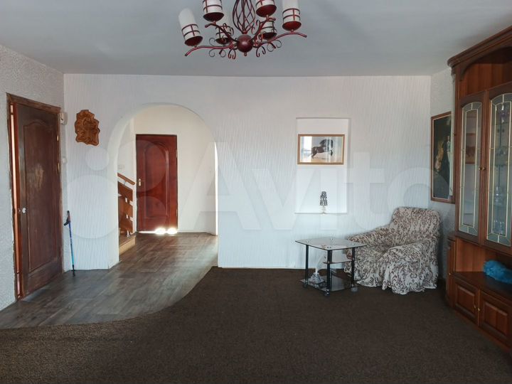 Коттедж 323,3 м² на участке 8,7 сот.