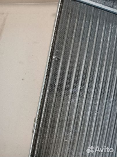 Радиатор охлаждения двигателя Chevrolet niva