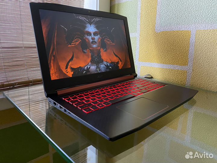 Acer Notro V / Core i5-8300H / GTX 1050