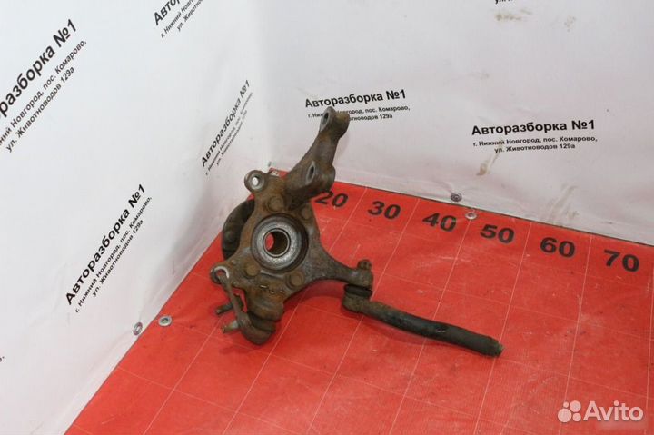 Кулак поворотный правый Toyota Rav4 30