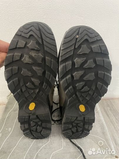 Трекинговые ботинки lowa