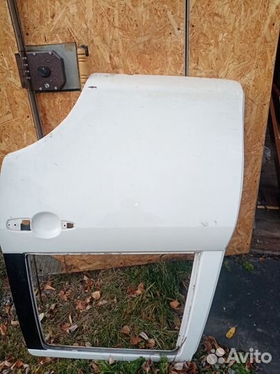 Двери задние на mazda demio