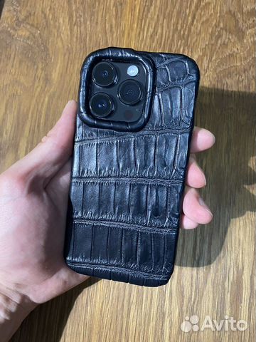 Чехол на iPhone 15 pro из кожи крокодила