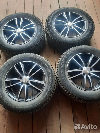 Michelin X-Ice North 3 215/65 R16 102T