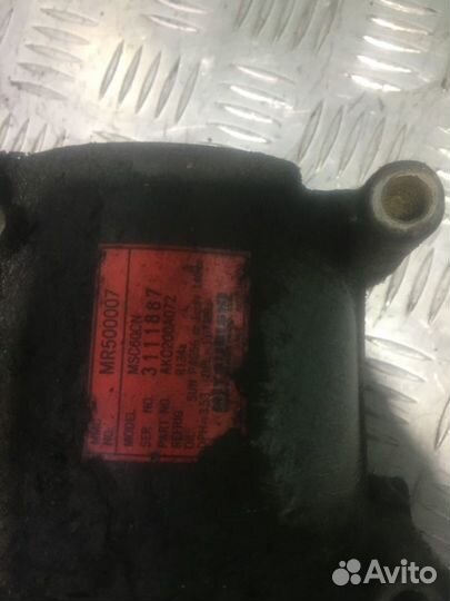 Компрессор кондиционера Mitsubishi Carisma седан