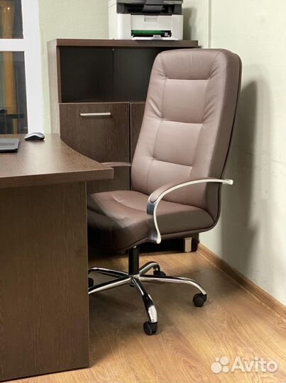 Офисное кресло. Гарантия 1 год
