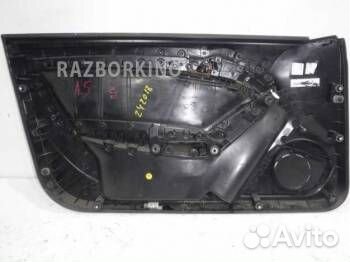 Обшивка двери передней правой