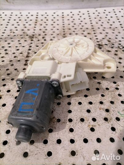 Мотор стеклоподъемника Mercedes-Benz W212