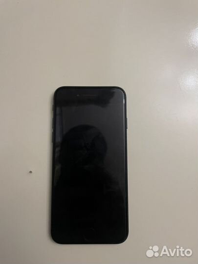iPhone SE (2020), 128 ГБ