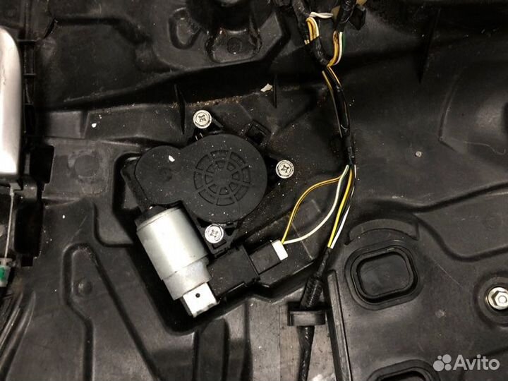 Панель двери передний левый Mazda Mazda3 BK L3VE