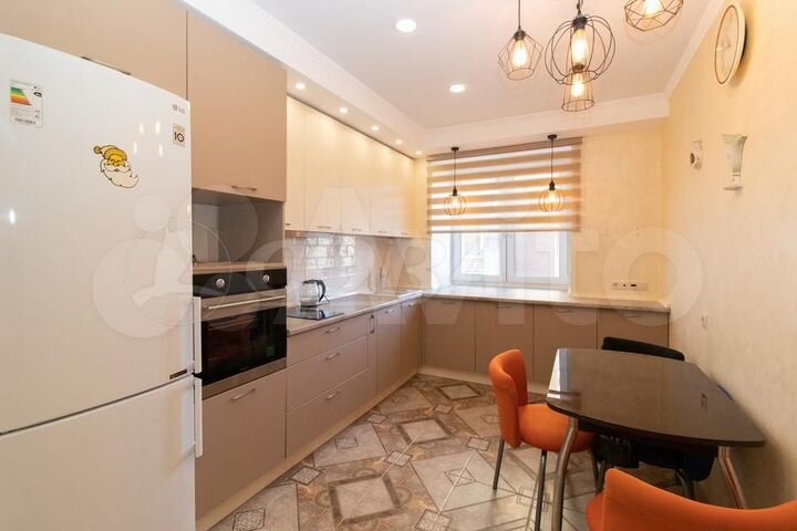 2-к. квартира, 60 м², 2/14 эт.