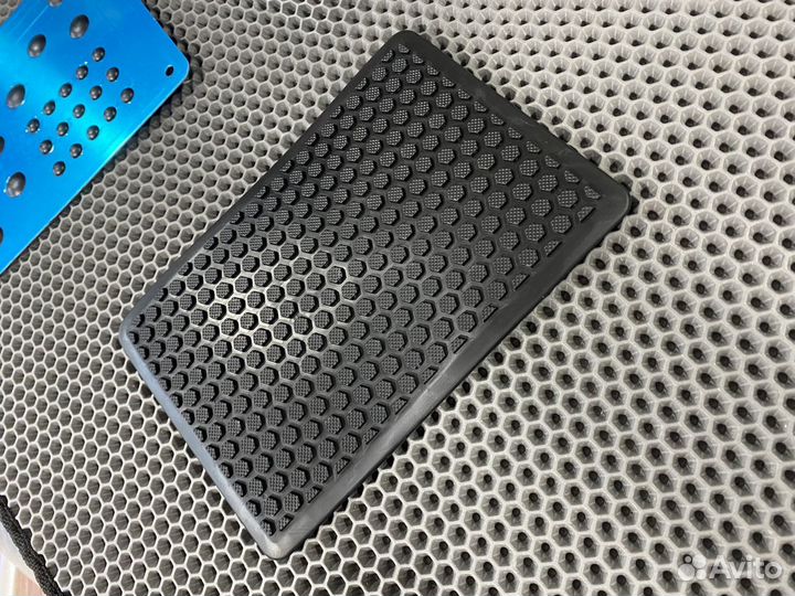 Подпятник для автоковриков