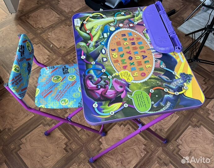 Стол и стул детский