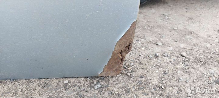 Toyota avensis t220 дверь