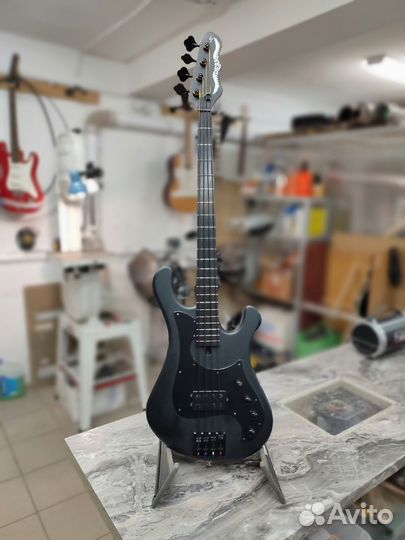 Бас-гитара Dean EricBass Signature Hillsboro