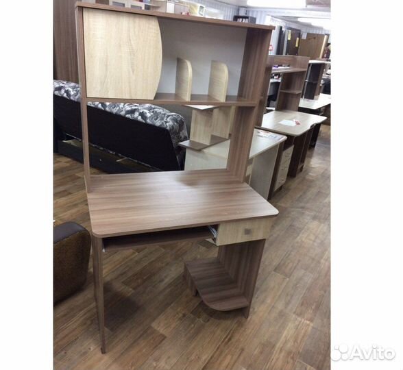 Стол компьютерный
