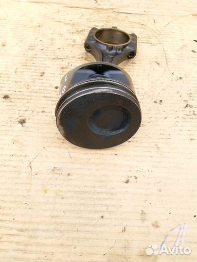 Поршень +шатун Опель Омега Б X20SE