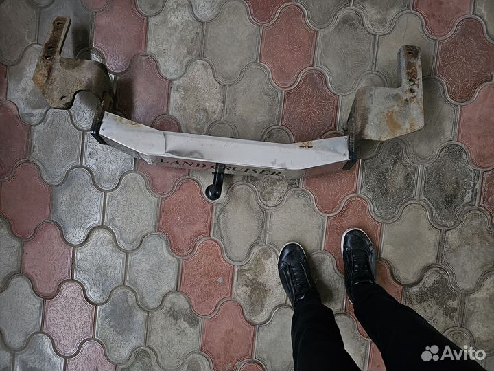 Фаркоп на Land Cruiser 200