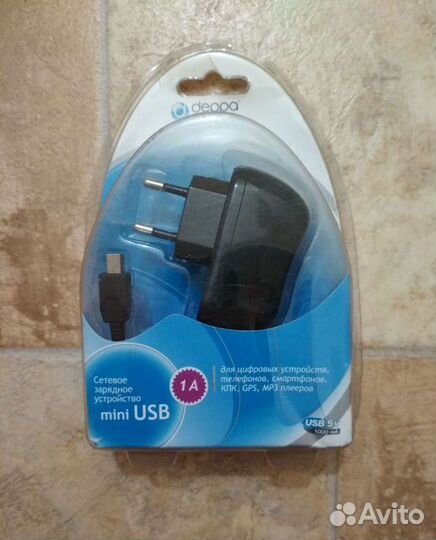 Сетевое зарядное устройство Deppa mini USB 1A
