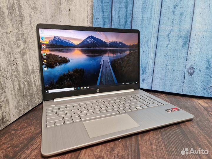 Игровой ноутбук HP Ryzen 7-4700U / Vega 8