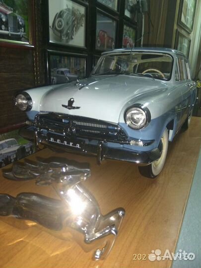 Модель автомобиля Волга газ 21 1:8 (обмен)