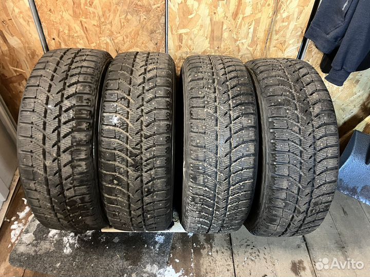 Bridgestone Ice Cruiser 5000 215/60 R16