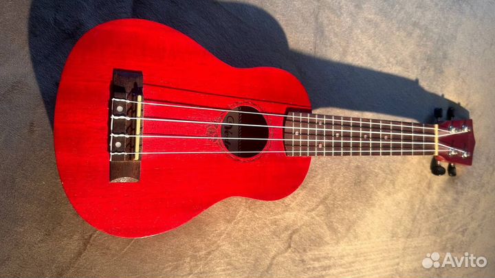 Новая укулеле С чехлом