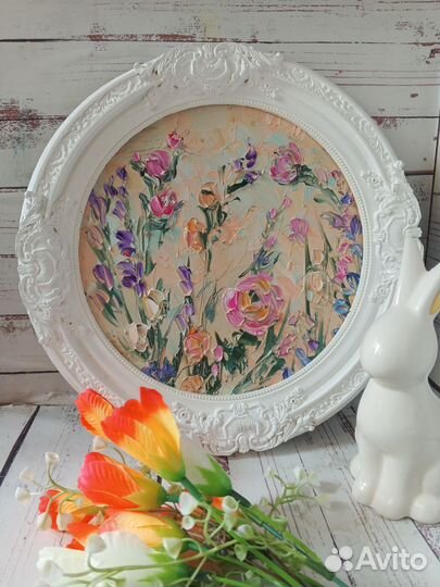 Картина Весенние цветы маслом в белой раме30 см