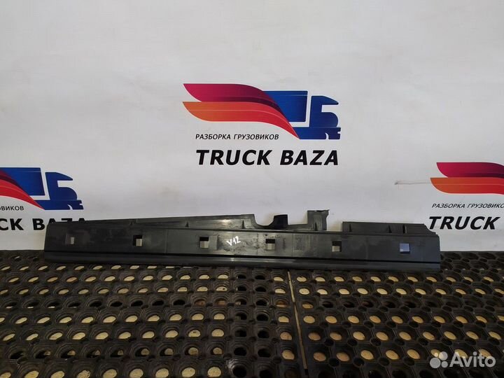 20561710 Заслонка радиатора правая Volvo FH