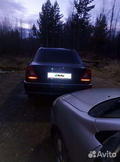 Mercedes-Benz C-класс 1.8 AT, 1995, битый, 93 000 км