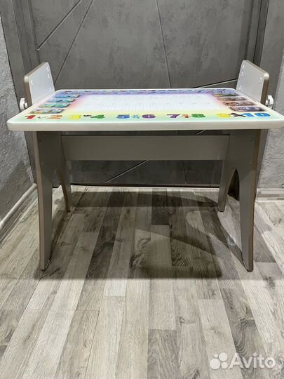 Детский стол и стул
