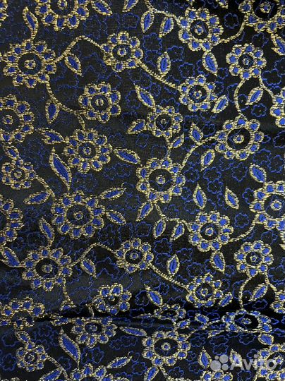 Отрез ткани парча