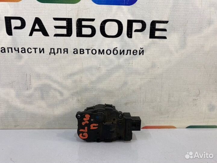 Сервопривод заслонки отопителя правый