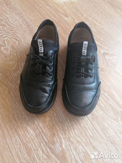 Продам детские туфли