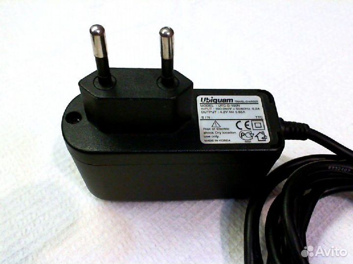 Зарядное устройство Ubiqyam UTC-D-100N