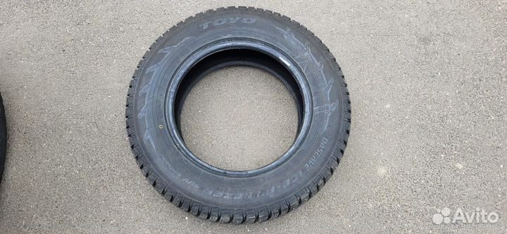 Toyo Observe Ice-Freezer SUV 215/70 R16 100T