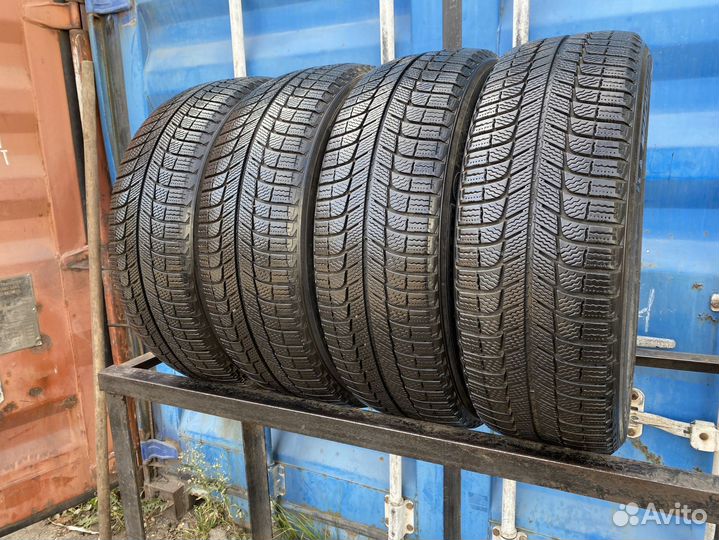 Michelin X-Ice 3 215/60 R17 99K